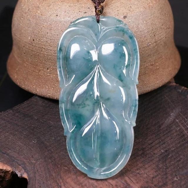 属虎的佩戴翡翠好吗，属虎人戴翡翠好不好