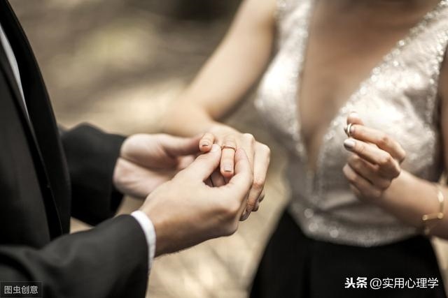 塔罗牌测试婚姻免费，塔罗牌占卜婚姻免费