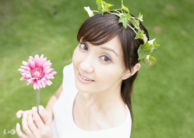 命带伤官的女人不易老,月令伤官的女人不能娶