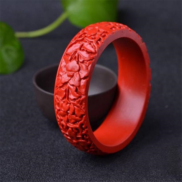 朱砂适合什么人佩戴有什么忌讳，朱砂车挂有什么忌讳