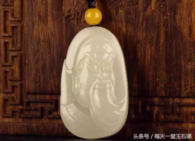 属鼠人佩戴什么招财，属鼠的戴什么手链好