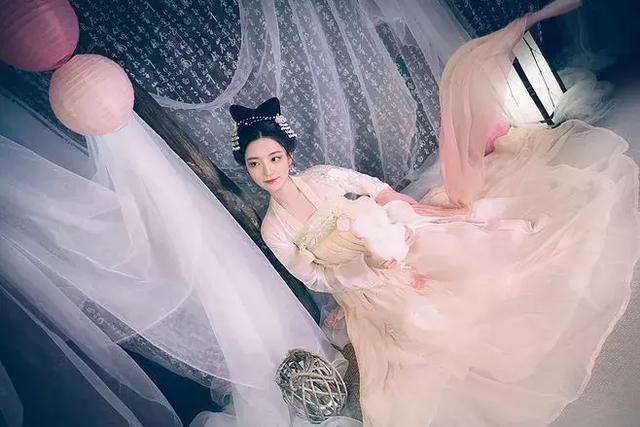 八字怎么看有几段婚姻，生辰八字一生几次婚姻