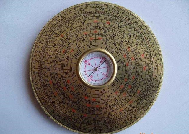 属狗人带什么吉祥物更好，属狗男82年的带什么招财