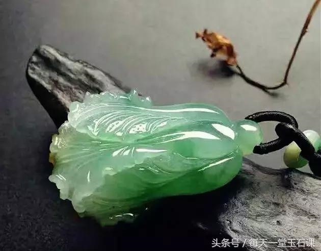 属鼠人佩戴什么招财，属鼠的戴什么手链好