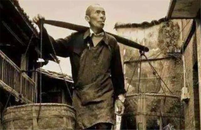 赊刀人最新预言2022 年10月，易经预测2023将大乱