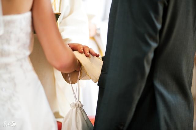 女人走伤官离婚了是不是就破了,伤官伤尽必配贵夫