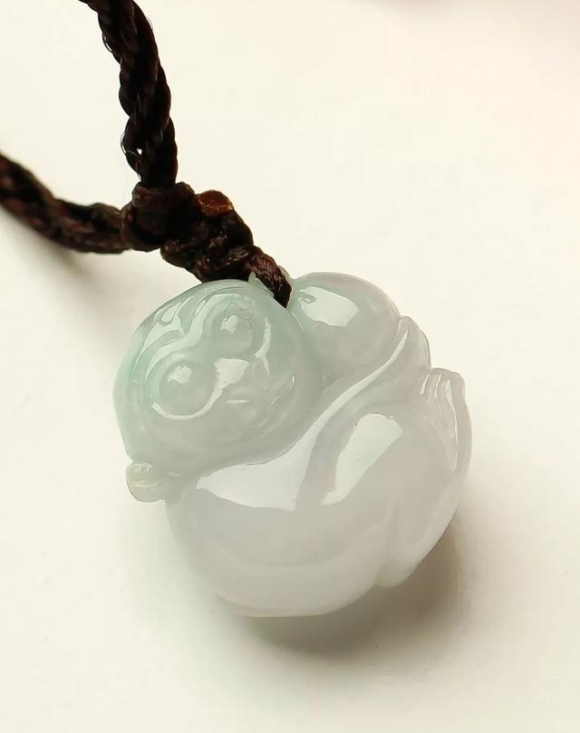 属虎的佩戴翡翠好吗，属虎人戴翡翠好不好