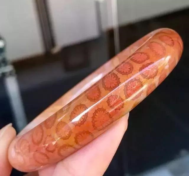 犯太岁佩戴什么化解，化解太岁最简便的 ***