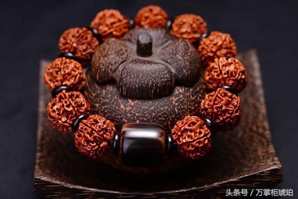 虎眼石千万不能这样戴，玉和翡翠的区别