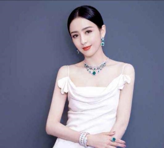 0岁的女人适合戴什么手链,女人戴什么项链显气质"