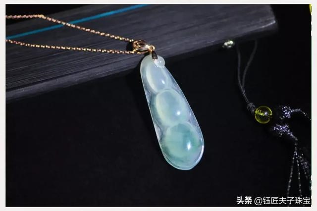 女人带什么玉吊坠好，什么玉更好比较养女人