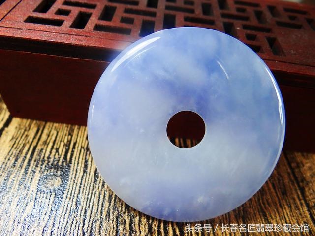 022年本命年女配带，2022年虎年本命年"