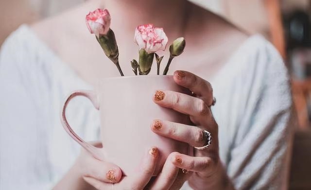 一生有几次婚姻是命中注定的么，和谁结婚真的是命中注定吗