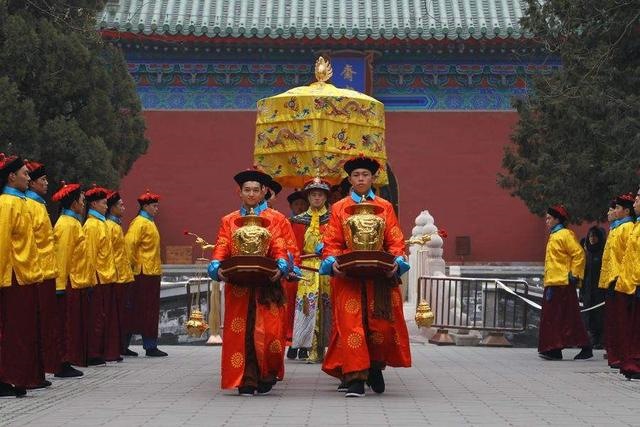 命带华盖怎么算，命带华盖的女人的前世