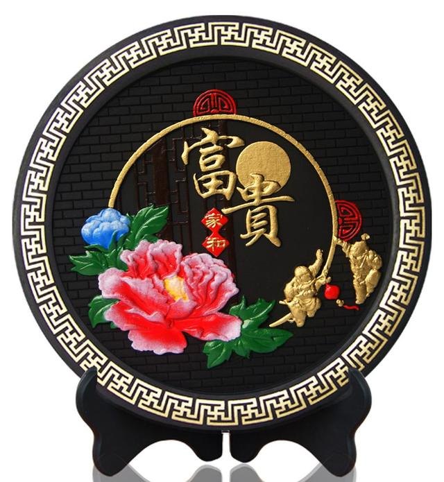 属狗人带什么吉祥物更好，属狗男82年的带什么招财