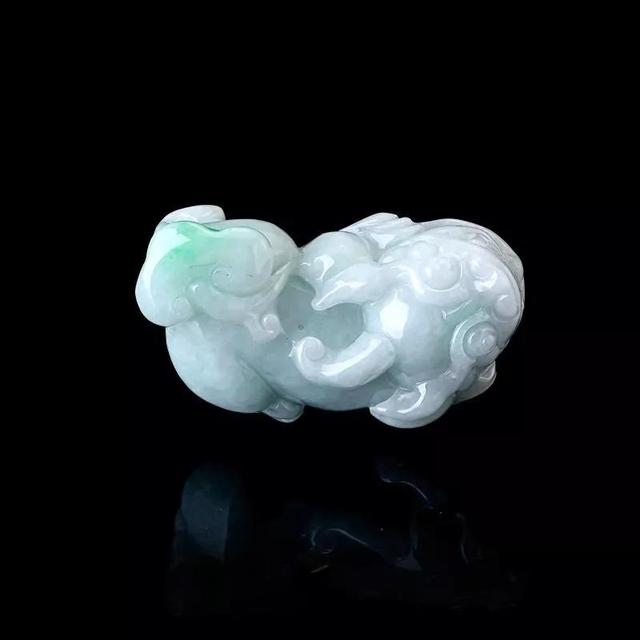 什么人适合戴貔貅吊坠，女人能带貔貅吗