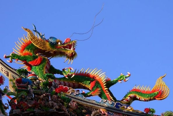 000年八月属龙的是什么命,属龙女20001108命运"