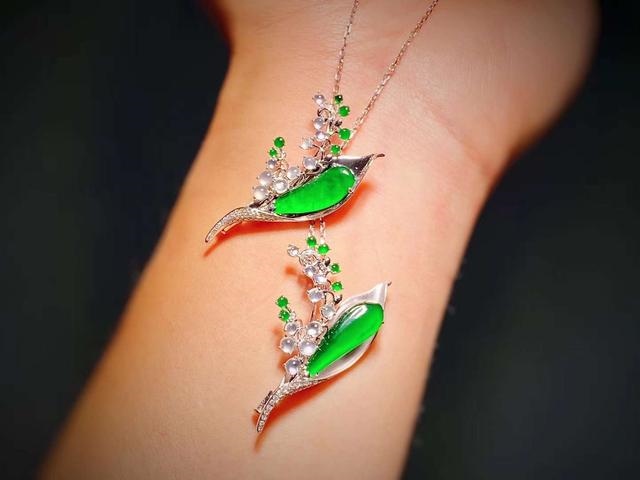 属龙女适合佩戴什么首饰，属龙的人戴什么玉器好