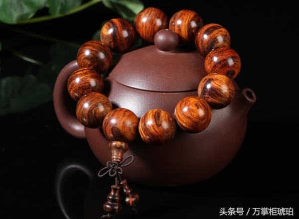 虎眼石千万不能这样戴，玉和翡翠的区别