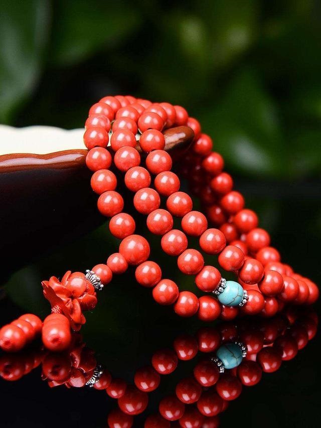 朱砂适合什么人佩戴有什么忌讳，朱砂车挂有什么忌讳