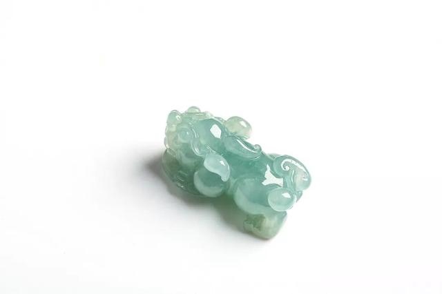 什么人适合戴貔貅吊坠，女人能带貔貅吗