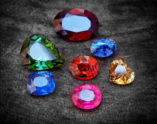 属龙的土命人适合戴什么首饰，土命人适合佩戴什么首饰