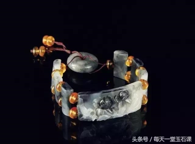 属鼠人佩戴什么招财，属鼠的戴什么手链好