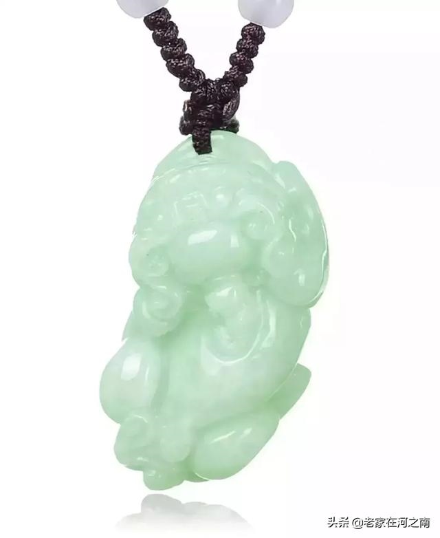 女的佩戴貔貅头向左还是右，女性戴的貔貅头朝哪边