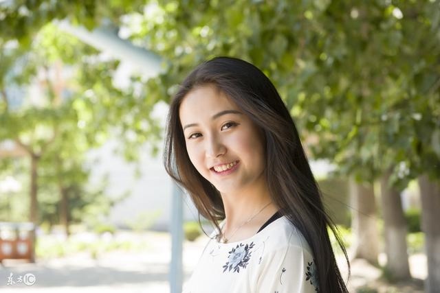 申时出生的女孩旺夫吗,最旺夫益子出生时辰女人