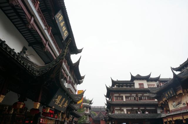 遇到主动给你算命的人，街上碰到有人拉你算命