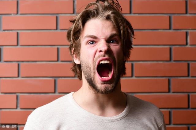 属羊一生远离这个人，79年属羊的发财年龄