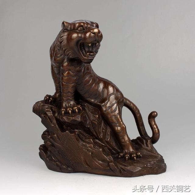 属虎人旺财摆件，属虎车里适合什么摆件