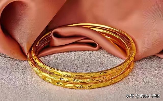 属虎女人能戴银镯子吗，属虎的人能戴银手镯吗