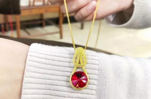 适合本命年戴的饰品，本命年女生佩戴什么好