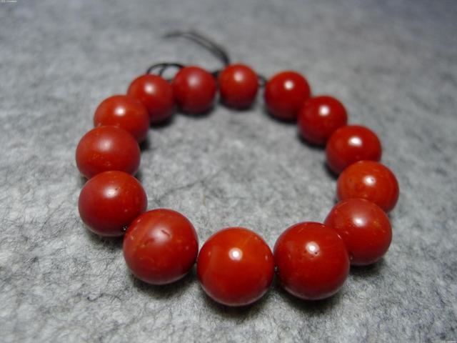 本命年女生佩戴什么好，2022年虎本命年的大忌