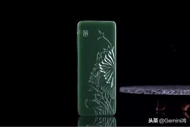 属虎女戴什么玉吊坠更好，属虎的带什么招财转运