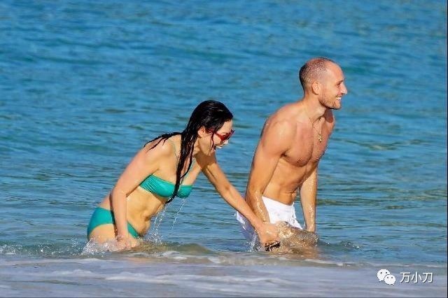 女狗比男牛大三岁合适不，男狗女牛的婚姻顺利吗