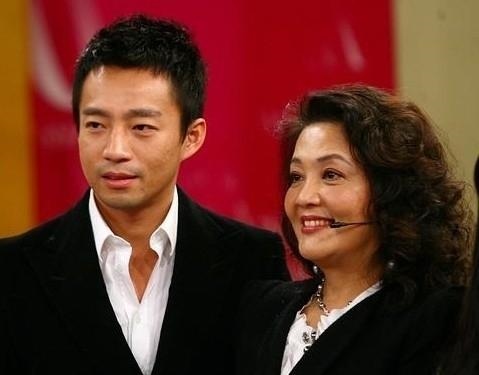 8年属虎女一生有几段婚姻，1998年属虎男有几段婚姻"