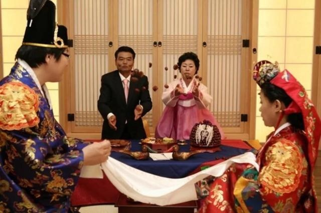 2生肖结婚年龄图，男女十二生肖婚姻配对表年龄"