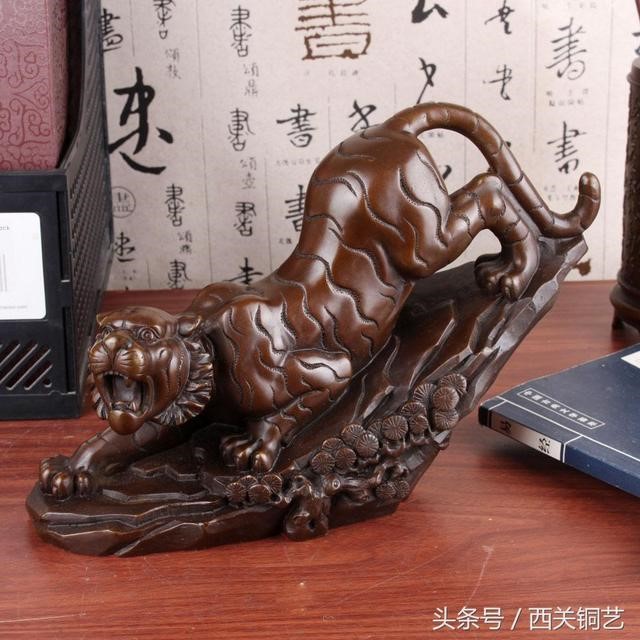 属虎人旺财摆件，属虎车里适合什么摆件