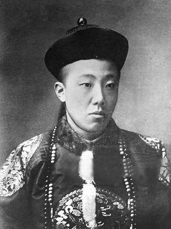 清朝的24位皇帝分别有谁，雍正睡了自己的女儿