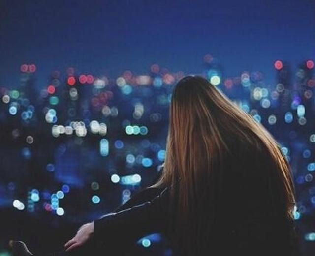 想到一个人心会痛想哭，太想念一个人为什么会哭