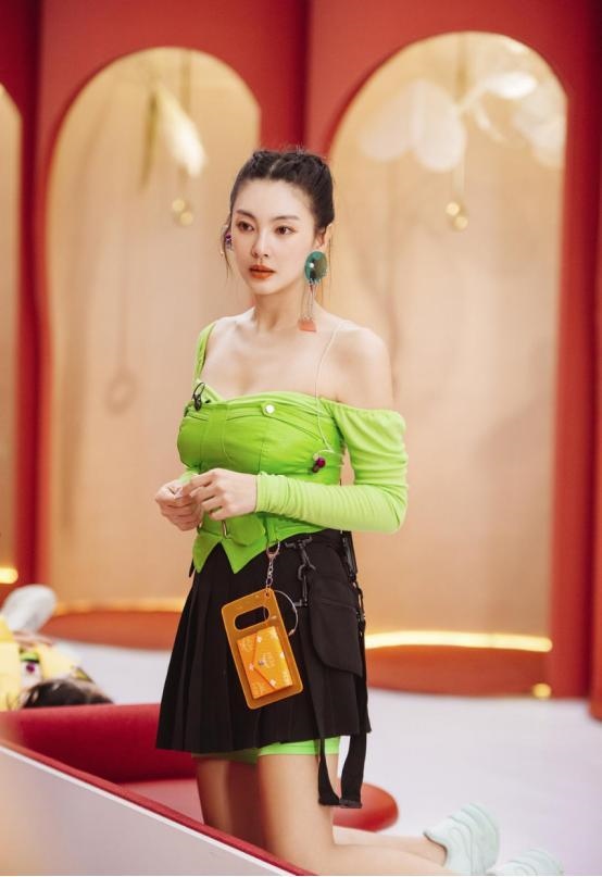 8年属虎女一生有几段婚姻，1998年属虎男有几段婚姻"