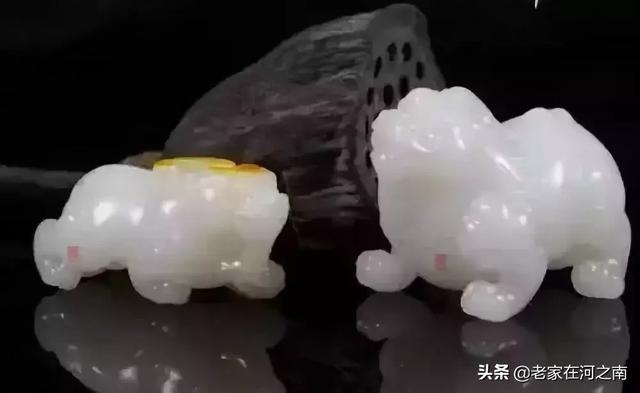 朱砂手镯佩戴在左手还是右手，朱砂手镯可以戴着洗澡吗