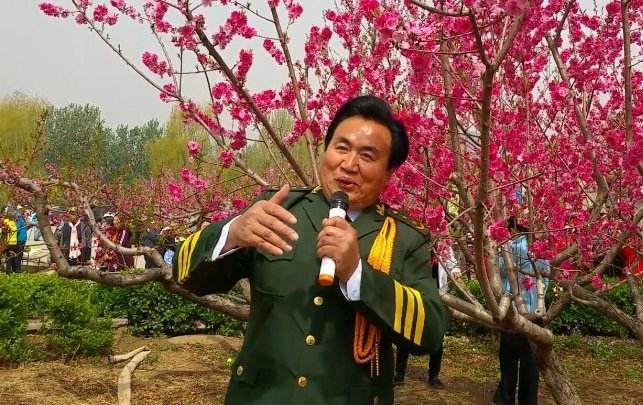 桃花运是谁唱的，桃花运谁唱的好听