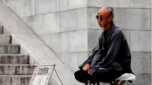 算命的怎么知道家里事，算命这种东西可信吗?