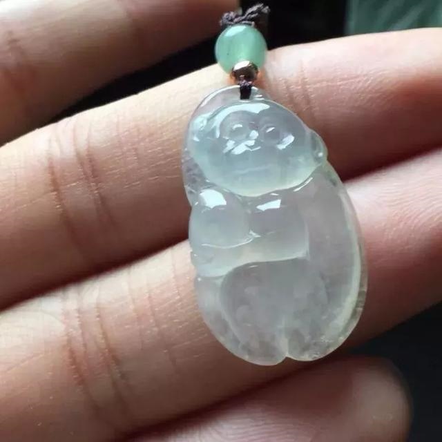 属鼠的人佩戴什么转运，84年海中金命忌讳什么