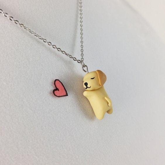 属狗要带什么比较好，属狗女的适合带什么