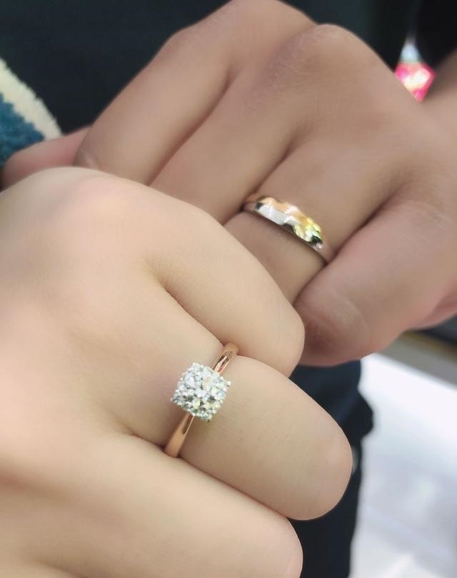 订婚日子是根据生辰八字算命，免费八字合婚择日