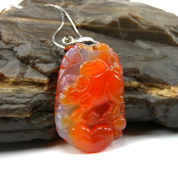 4年属鼠适合佩戴什么，1984年属鼠2022